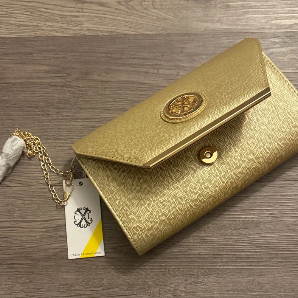 Christian Lacroix Glam Gold Caviar Clutch W/ Crossbody Chain 9” x 5” x 1” NEW ❣️
